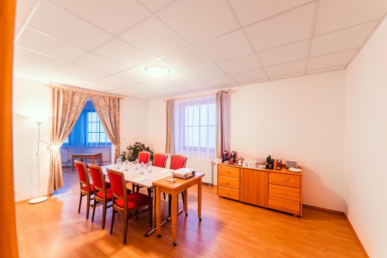Hotel Velka Klajdovka Брно Екстер'єр фото